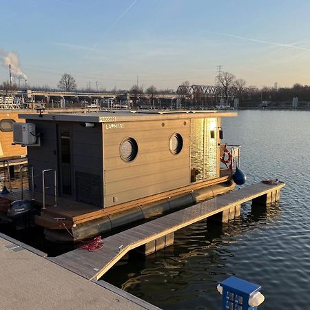 Апартаменты Houseboat Water Boy Apartament Plywajacy Dom Na Wodzie Lodz Вроцлав Экстерьер фото